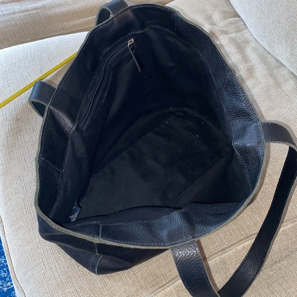 Black leather tote - Picture 8 of 11